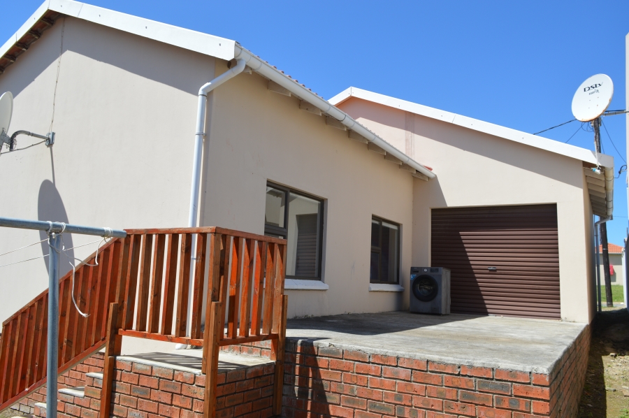 3 Bedroom Property for Sale in Graceland Eastern Cape